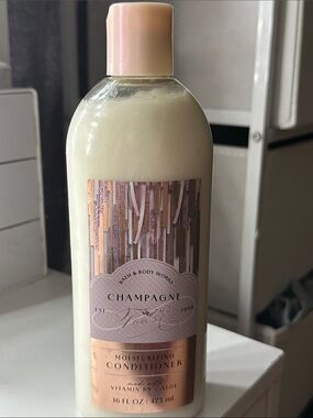 Bath & Body Works Champagne Toast Moisturizing Conditioner - Cream with Pink Cap